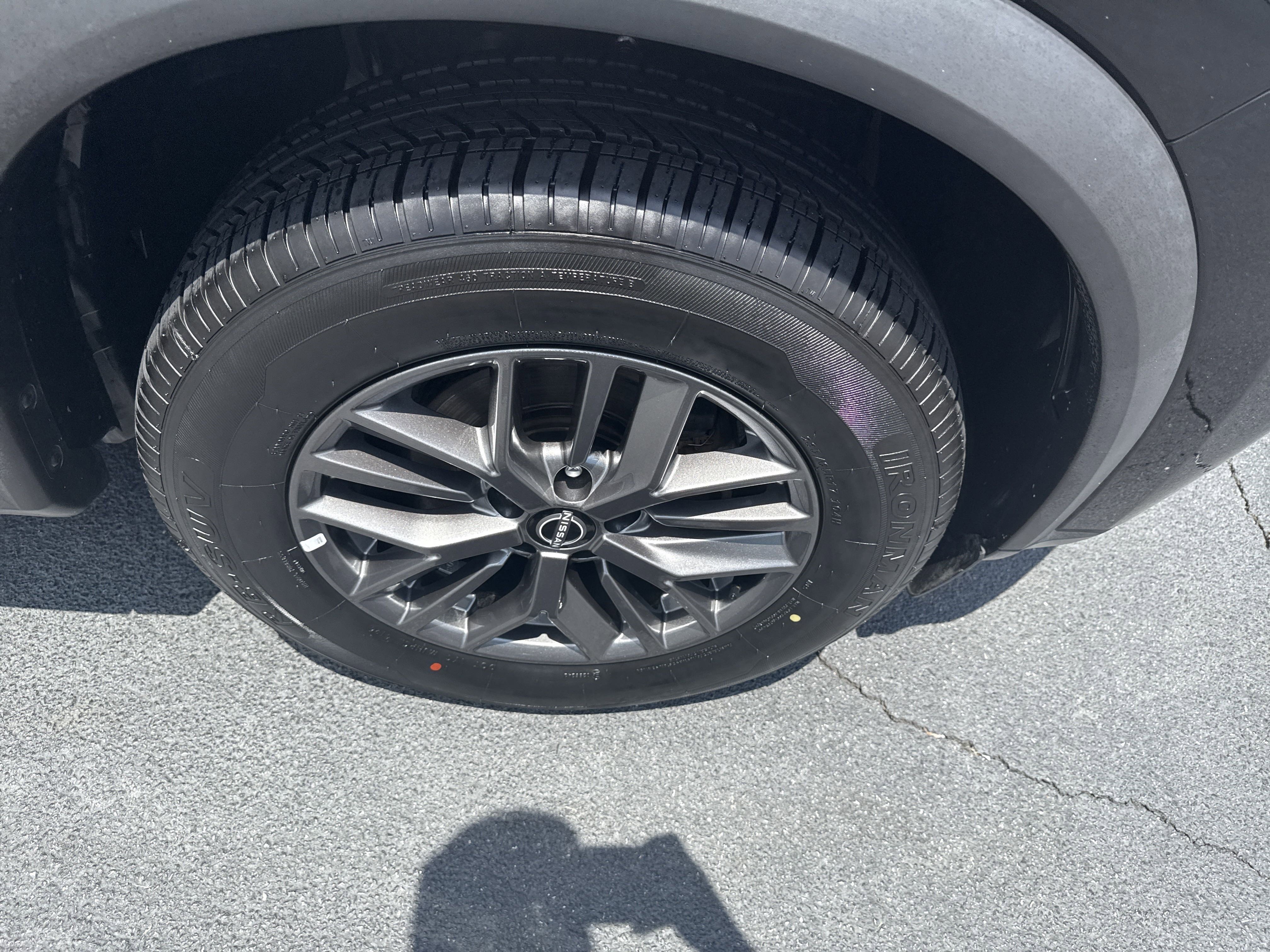 Used 2023 Nissan Rogue S image 10