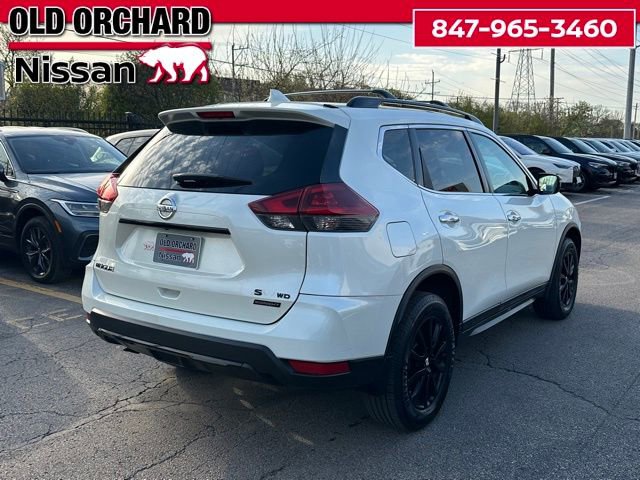 Used 2018 Nissan Rogue SV image 4