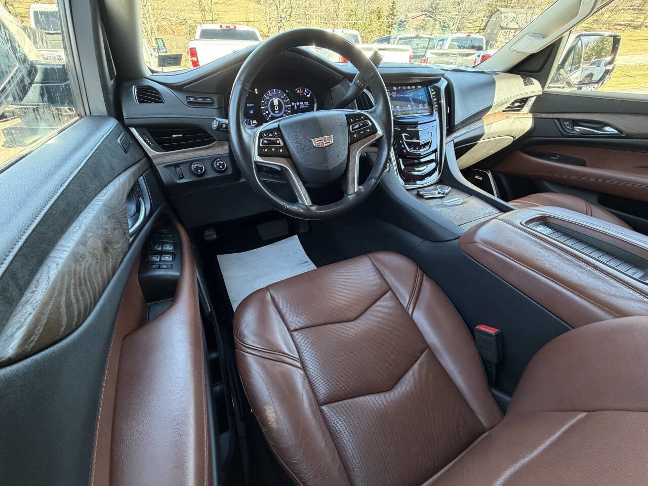 Used 2019 Cadillac Escalade ESV Luxury image 17