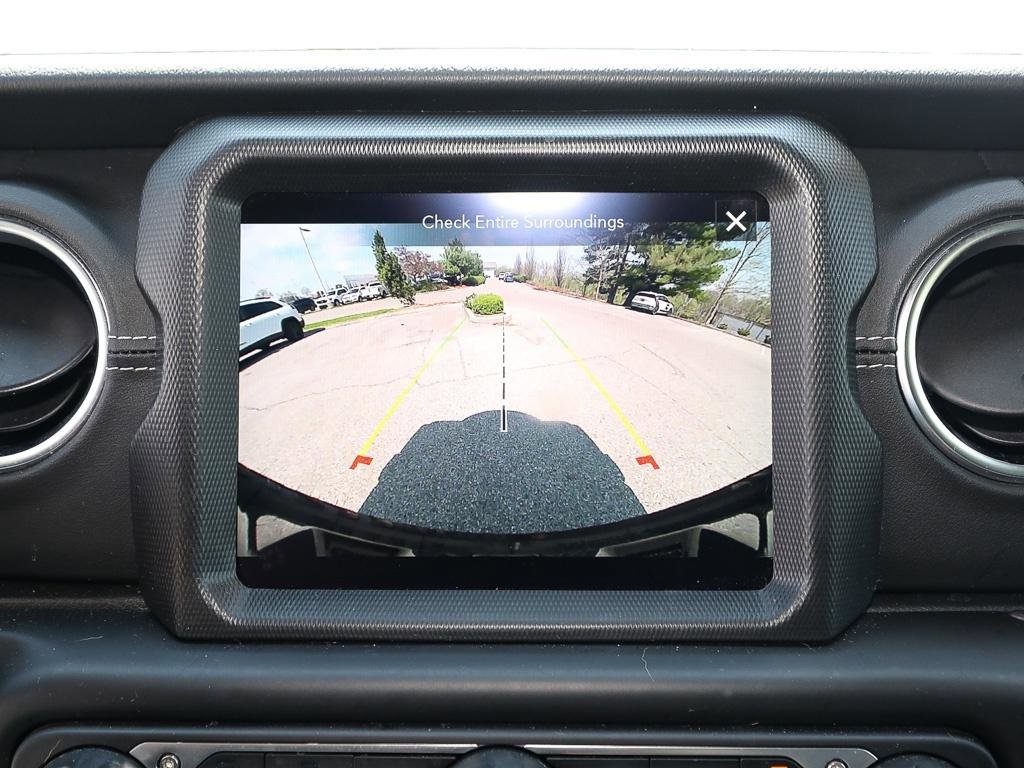 Used 2023 Jeep Wrangler Sahara w/ Cold Weather Group image 16