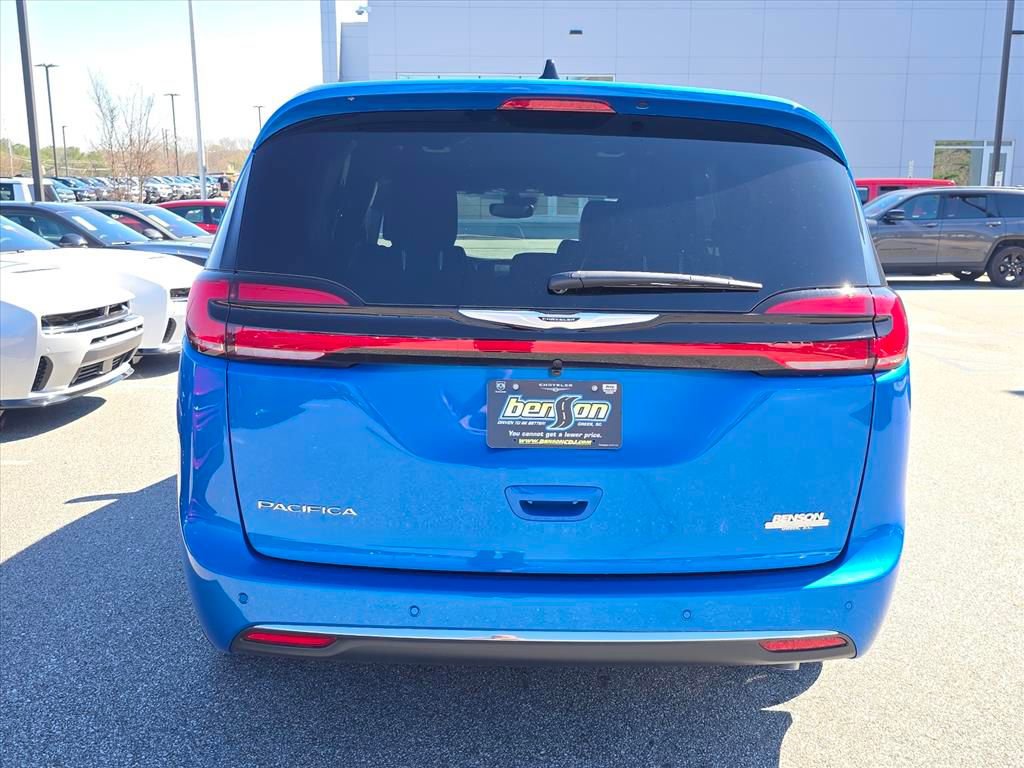 New 2026 Chrysler Pacifica Select FWD image 14