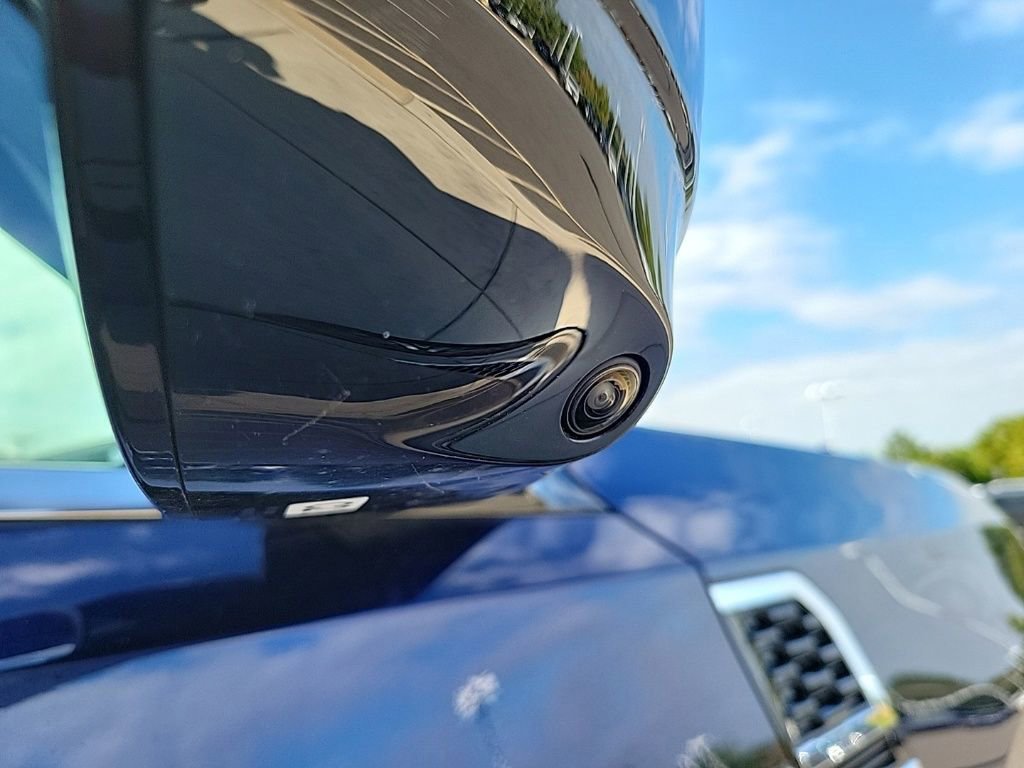 New 2025 Nissan Armada SL w/ Captain's Chari Seat Package image 11