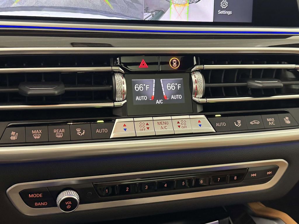 Used 2023 BMW X6 xDrive40i w/ M Sport Package image 28