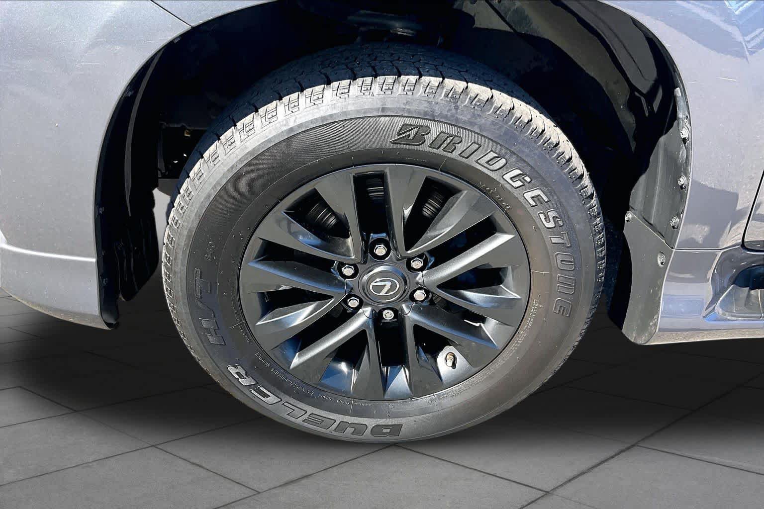 Used 2023 Lexus GX 460 Premium w/ Premium Package AWD/4WD image 11