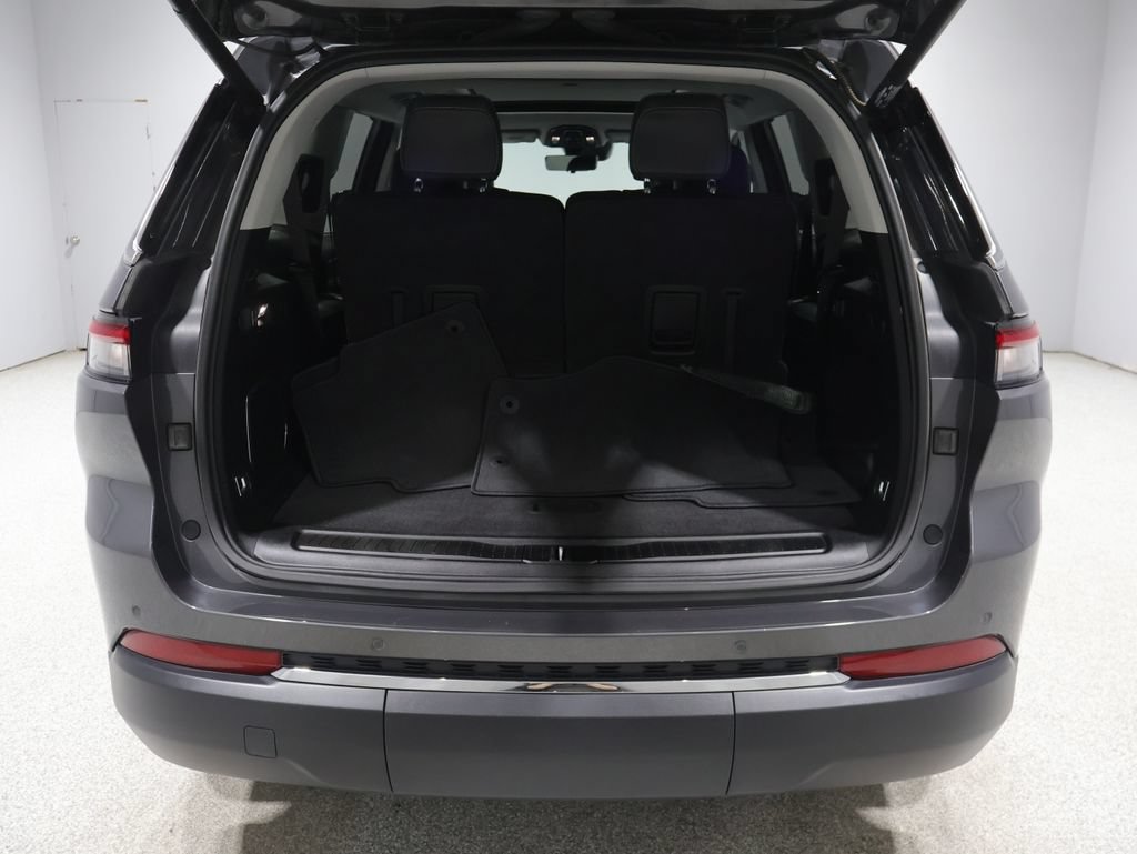 Certified 2023 Jeep Grand Cherokee L Limited w/ Luxury Tech Group II AWD/4WD image 22
