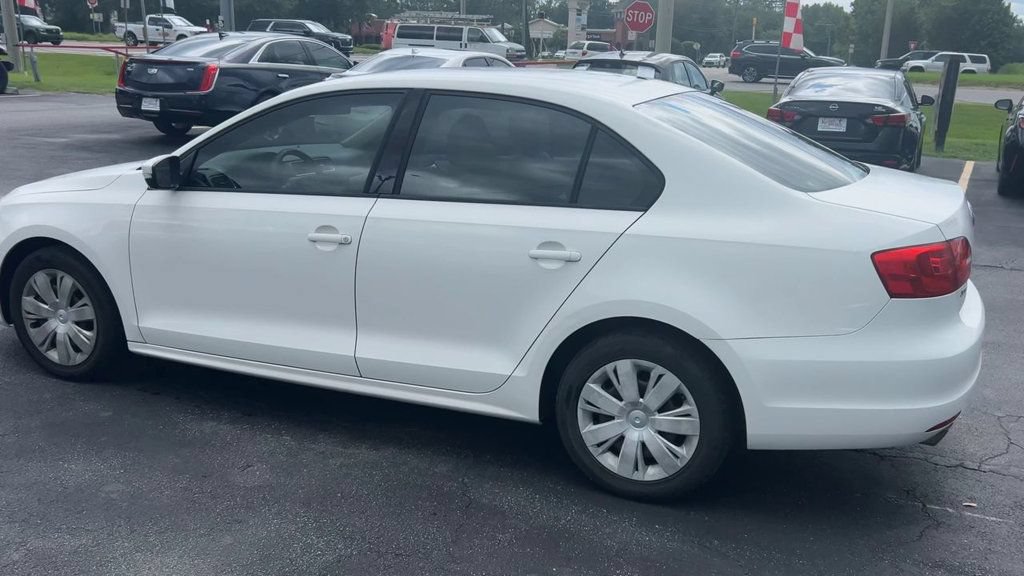 Used 2011 Volkswagen Jetta SE FWD image 6