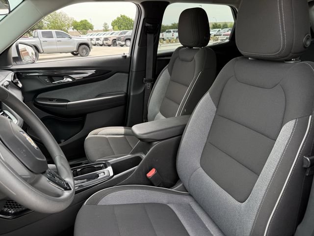 Used 2025 Chevrolet TrailBlazer LT AWD/4WD image 22