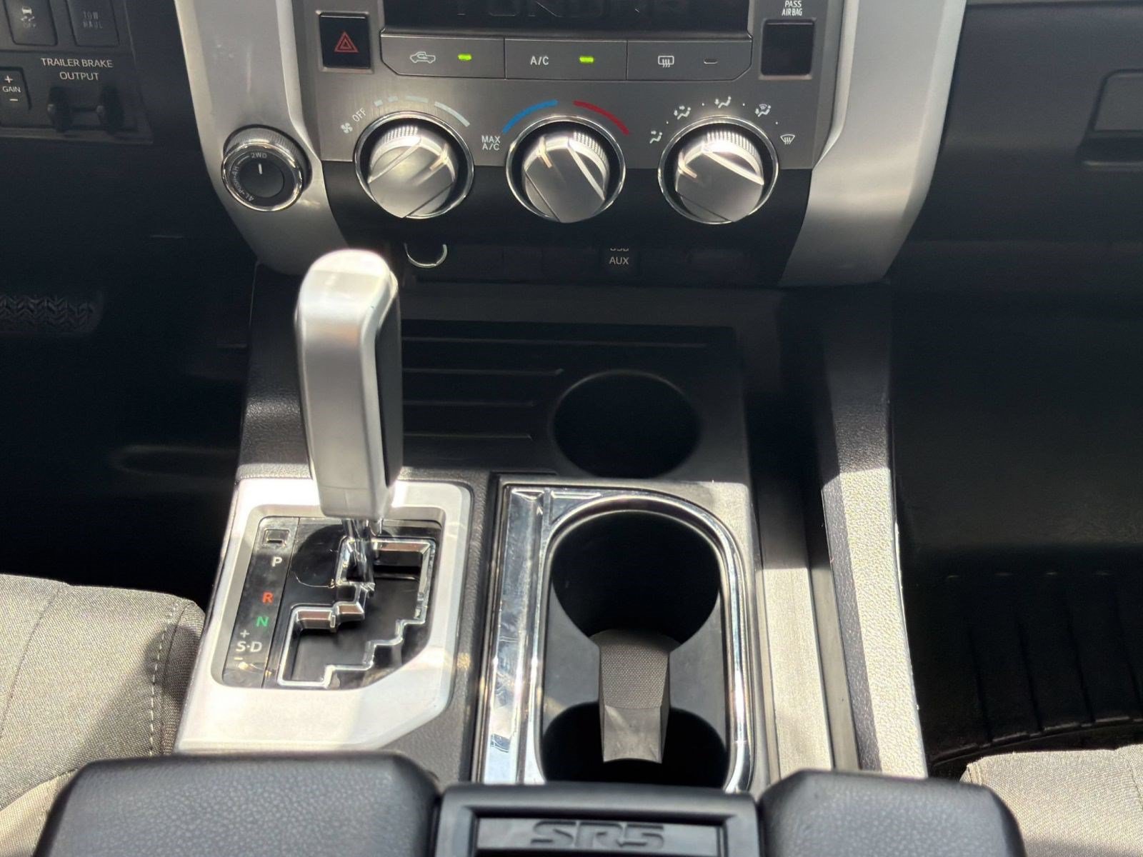 Used 2018 Toyota Tundra SR5 w/ SR5 Upgrade Package AWD/4WD image 19