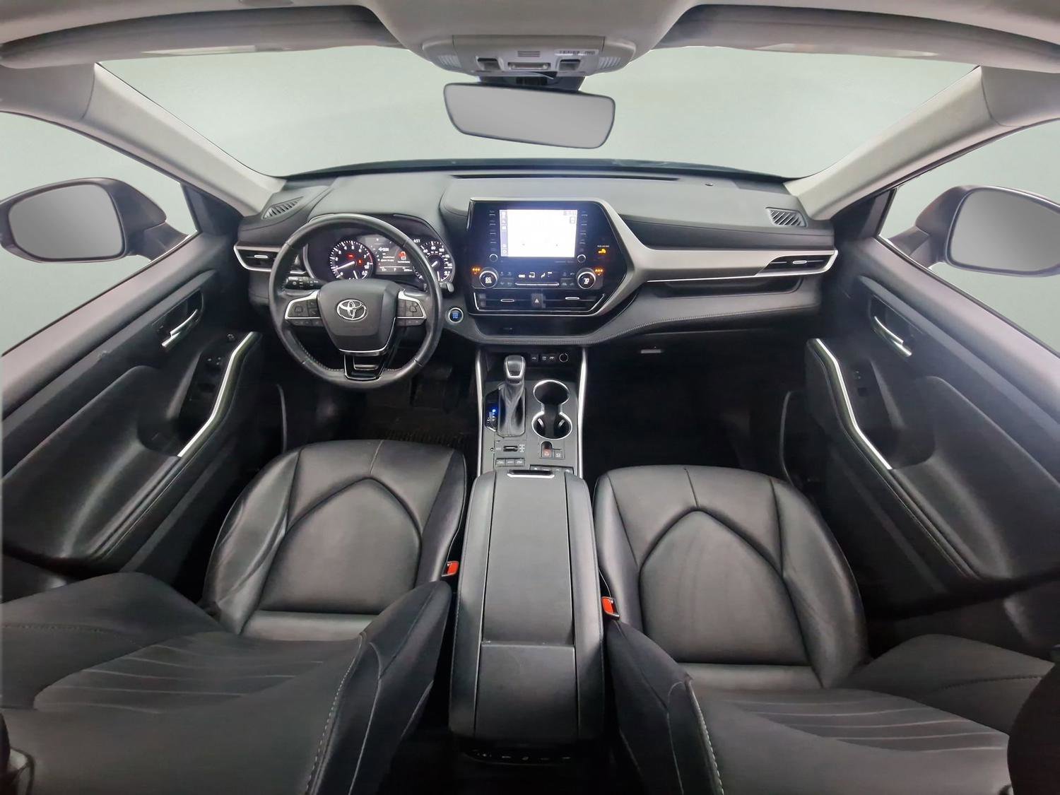 Used 2021 Toyota Highlander XLE image 30