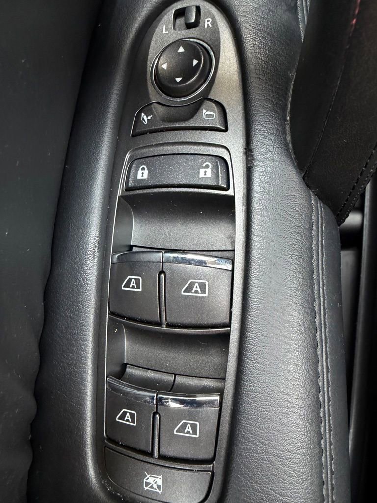 Used 2024 Nissan Armada SL w/ Captain's Chairs Package image 21