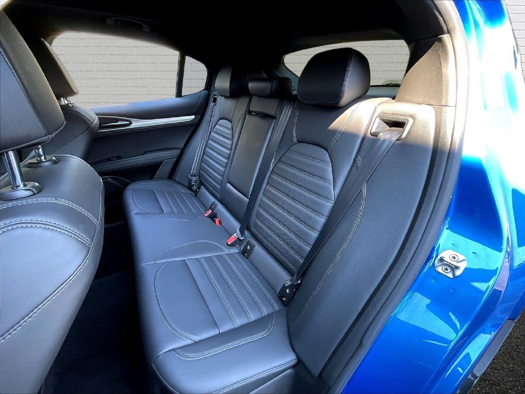 Used 2024 Alfa Romeo Stelvio Veloce AWD/4WD image 17