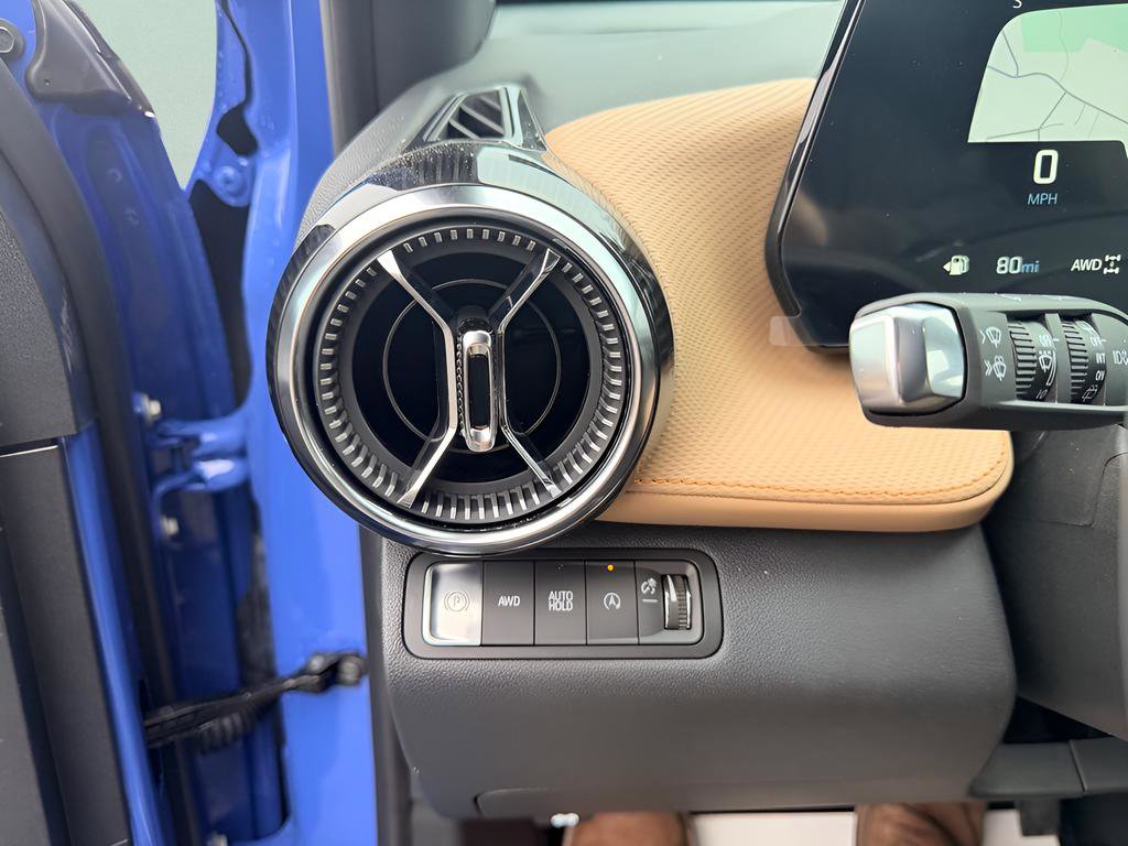 New 2026 Chevrolet Equinox ACTIV w/ Convenience Package III image 23