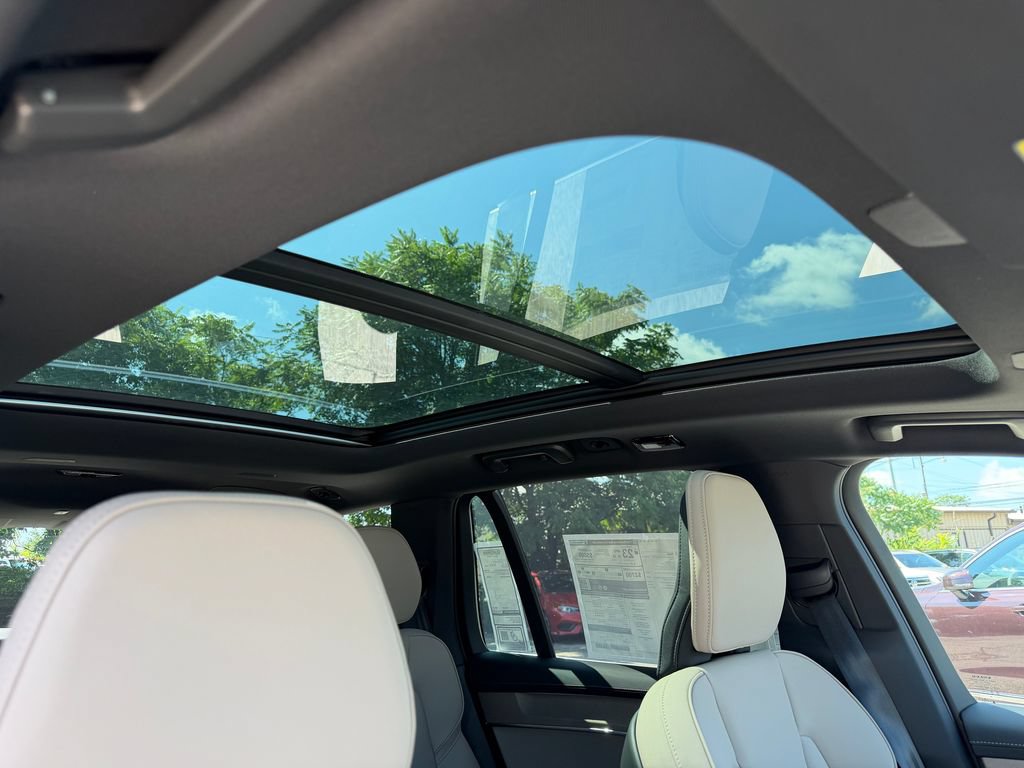 New 2026 Volvo XC90 B6 Plus w/ Protection Package Premier AWD/4WD image 9
