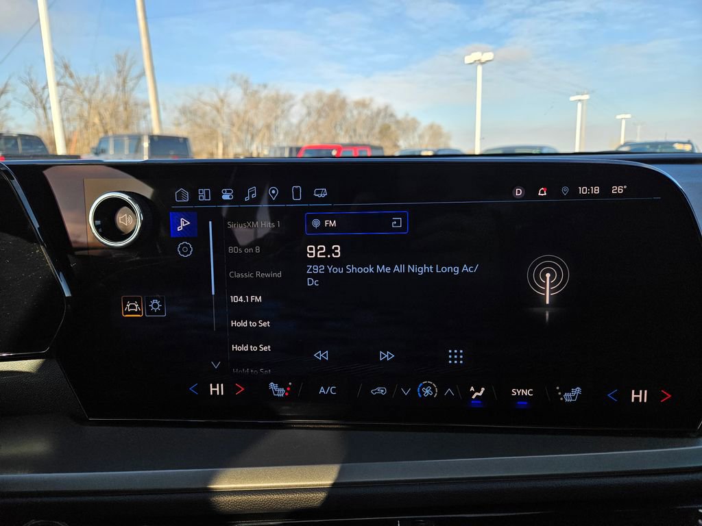 Used 2025 Chevrolet Traverse LT w/ Sun and Wheel Package image 14