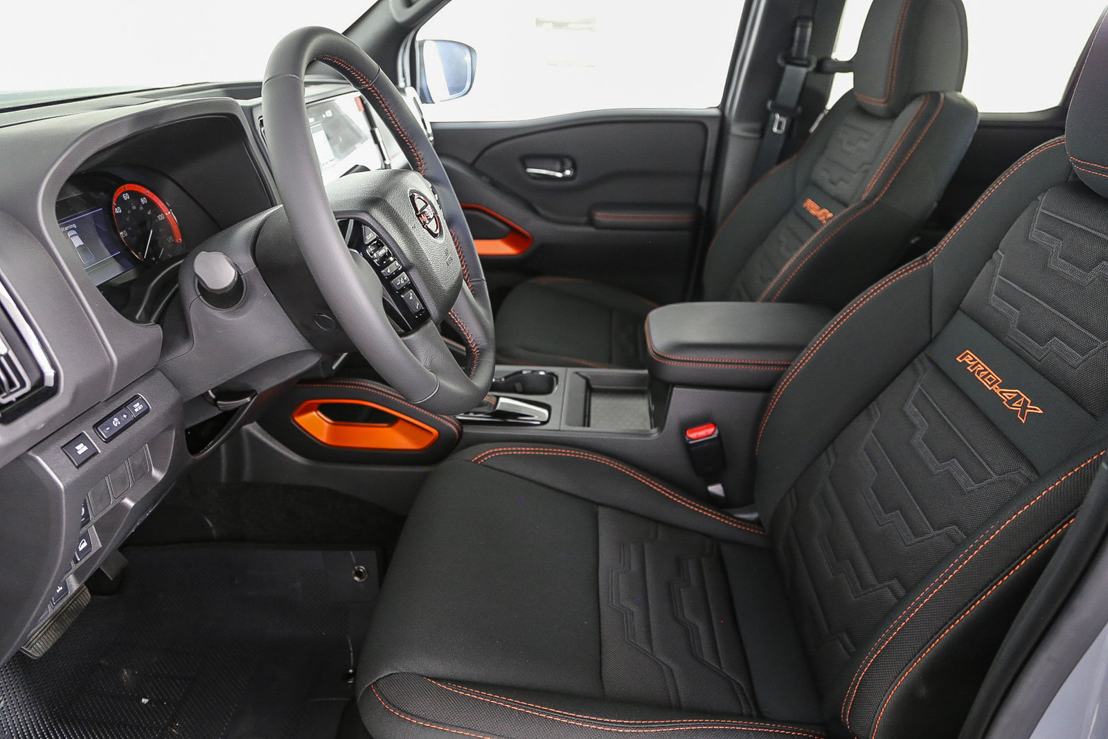 New 2025 Nissan Frontier PRO-4X w/ Tow Package AWD/4WD image 19
