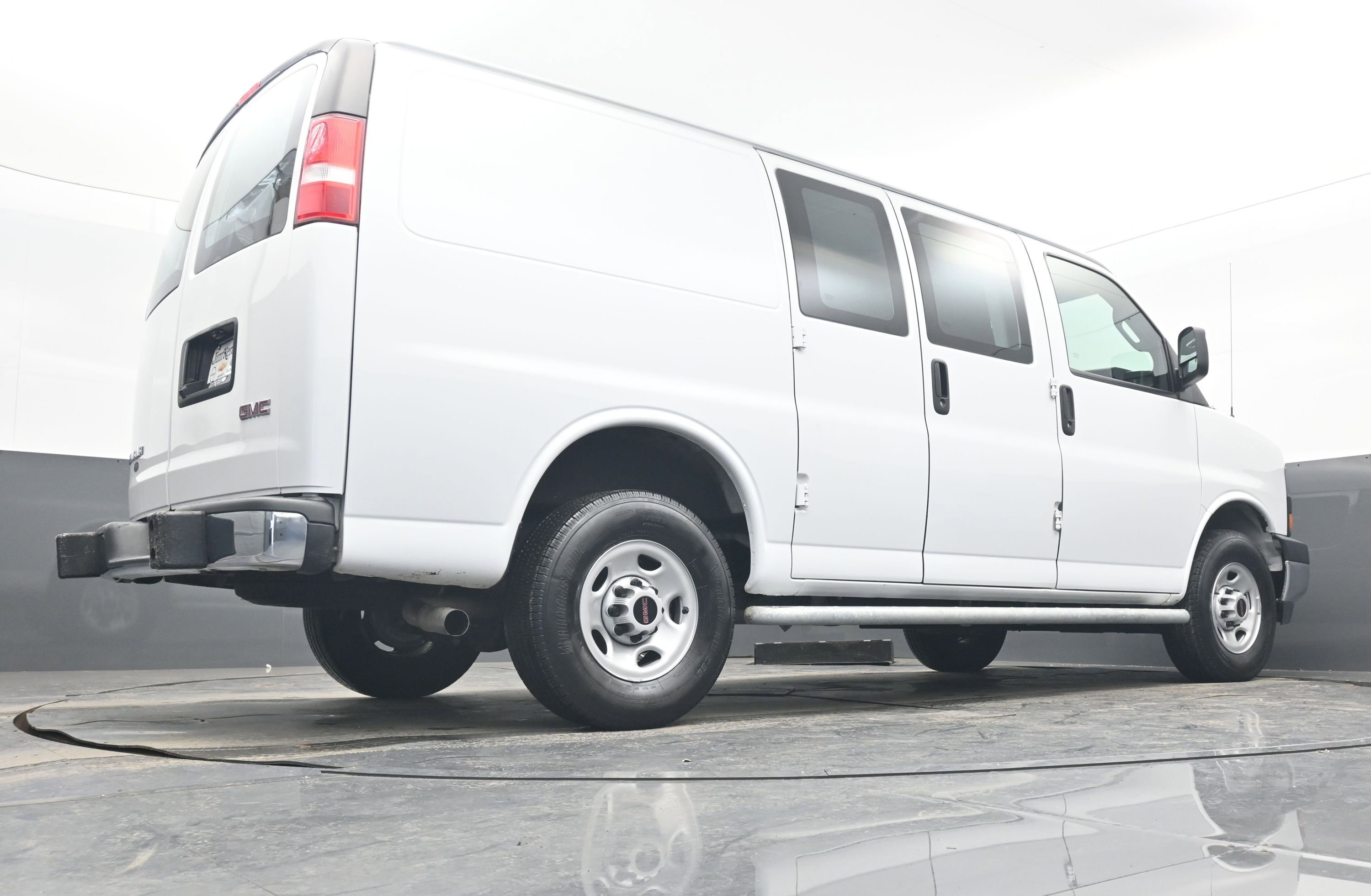 Used 2024 GMC Savana 2500 w/ Driver Convenience Package image 28