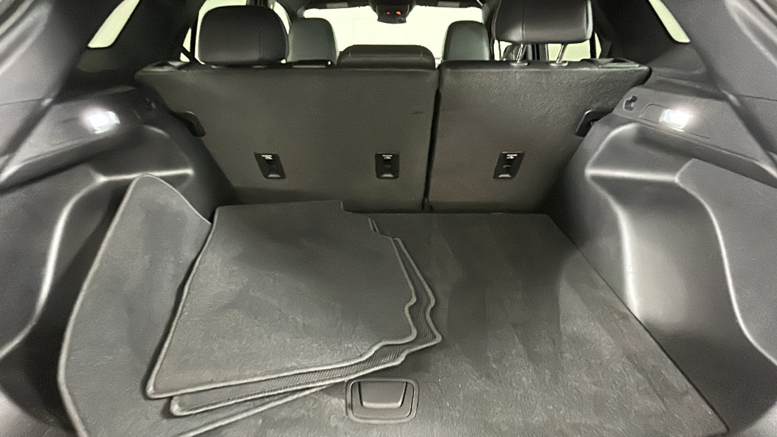 Used 2024 Chevrolet Blazer EV LT AWD/4WD image 34