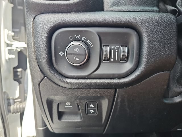 Used 2019 RAM 1500 Big Horn AWD/4WD image 30