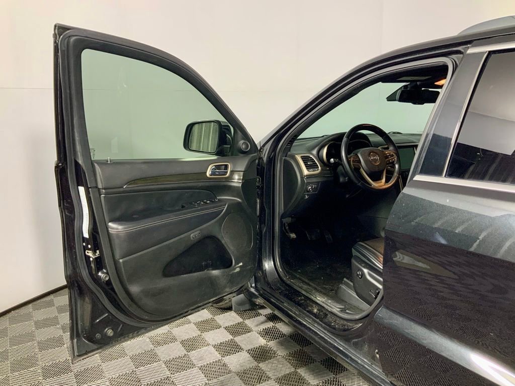 Used 2015 Jeep Grand Cherokee Overland w/ Advanced Technology Group image 16