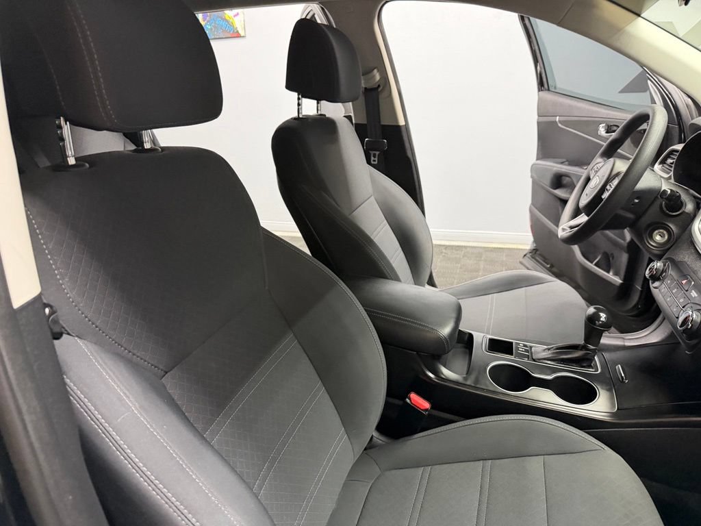 Used 2017 Kia Sorento AWD image 50