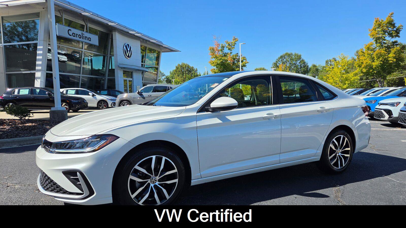 Certified 2025 Volkswagen Jetta SE w/ Sunroof Package