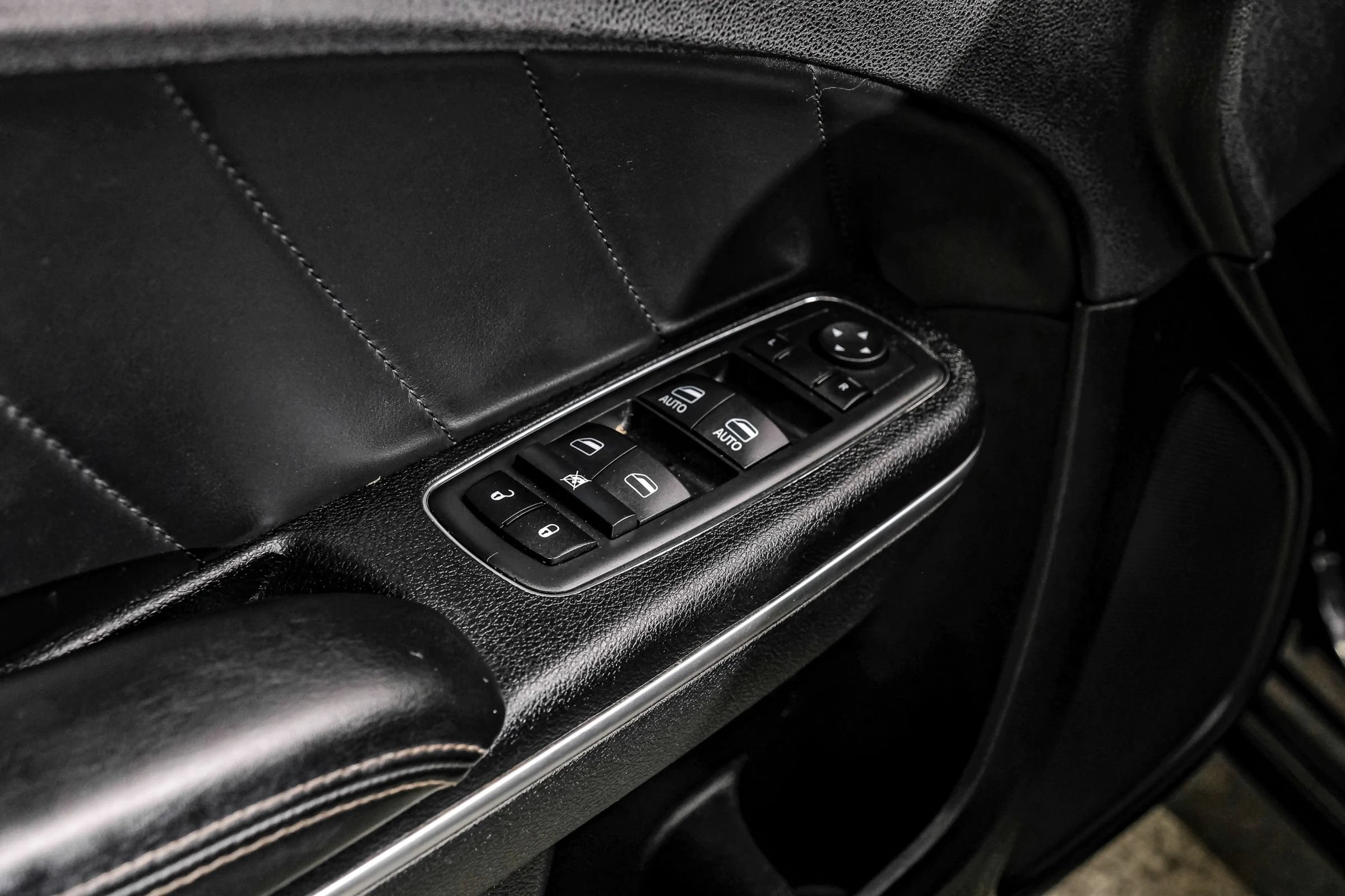 Used 2016 Dodge Charger SRT w/ Harman/Kardon Audio Group RWD image 52