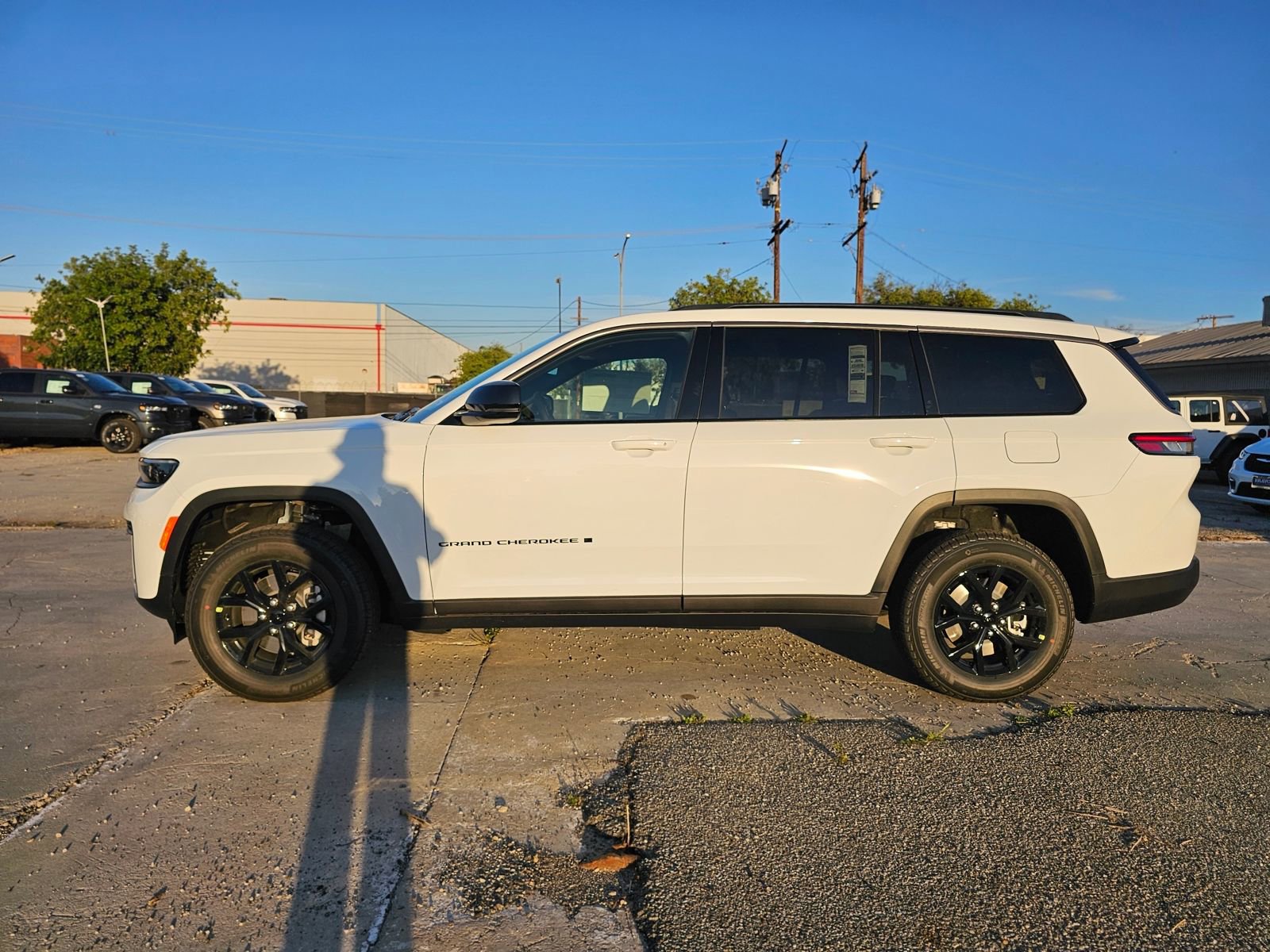 New 2026 Jeep Grand Cherokee L Altitude image 4
