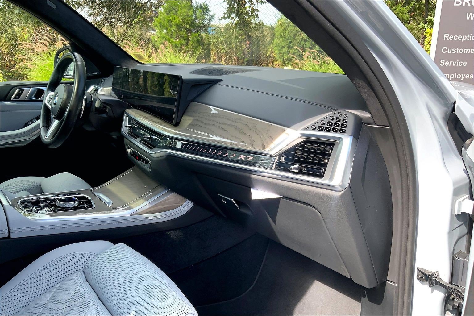 Used 2024 BMW X7 xDrive40i w/ Executive Package AWD/4WD image 18