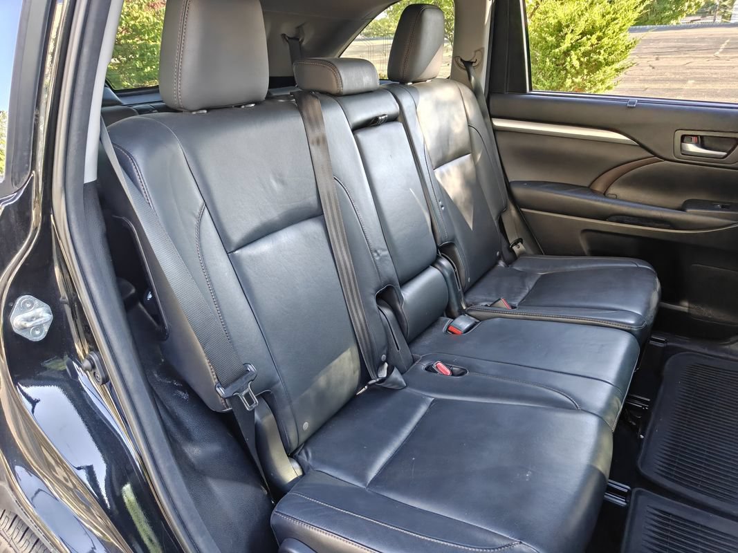 Used 2015 Toyota Highlander XLE AWD/4WD image 21