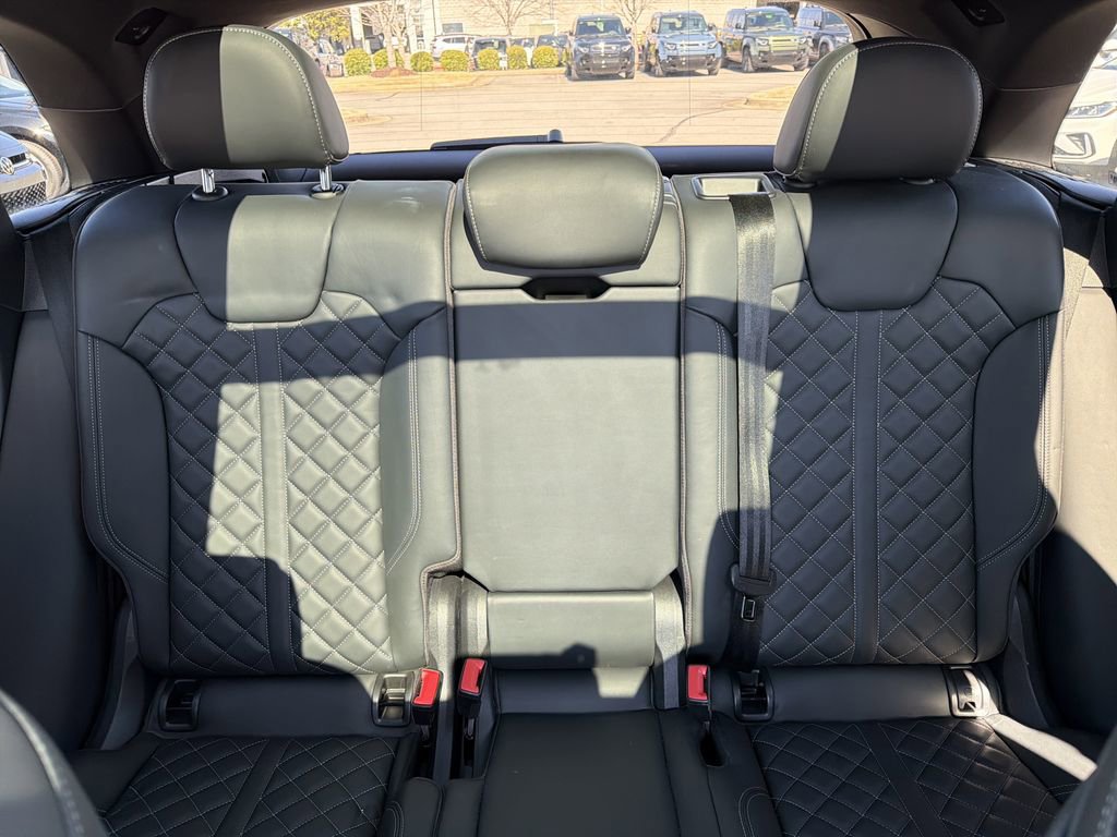 Used 2023 Audi SQ5 Premium Plus image 31