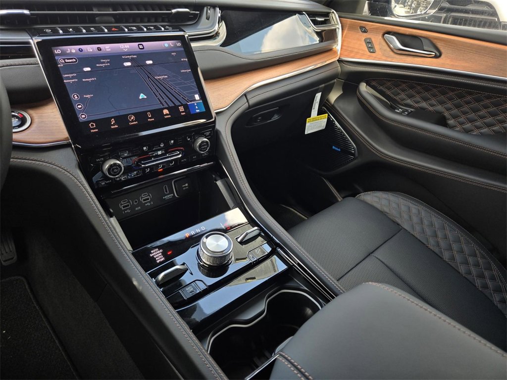 New 2025 Jeep Grand Cherokee Summit image 19