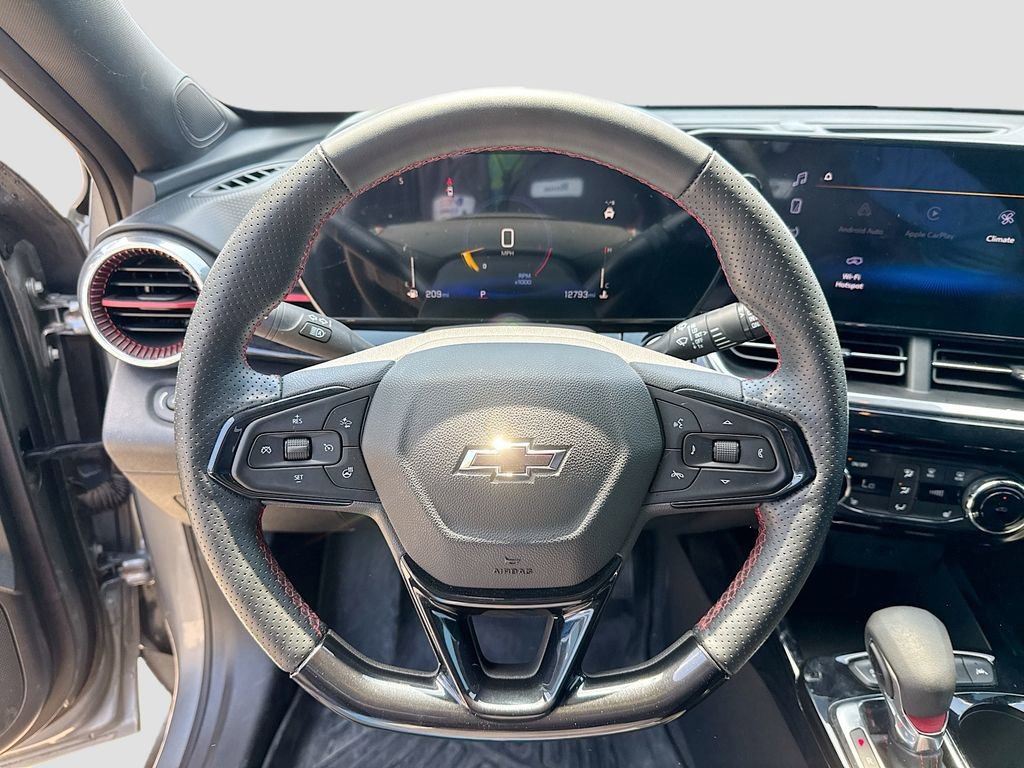 Used 2025 Chevrolet Trax RS w/ Driver Confidence Package image 13