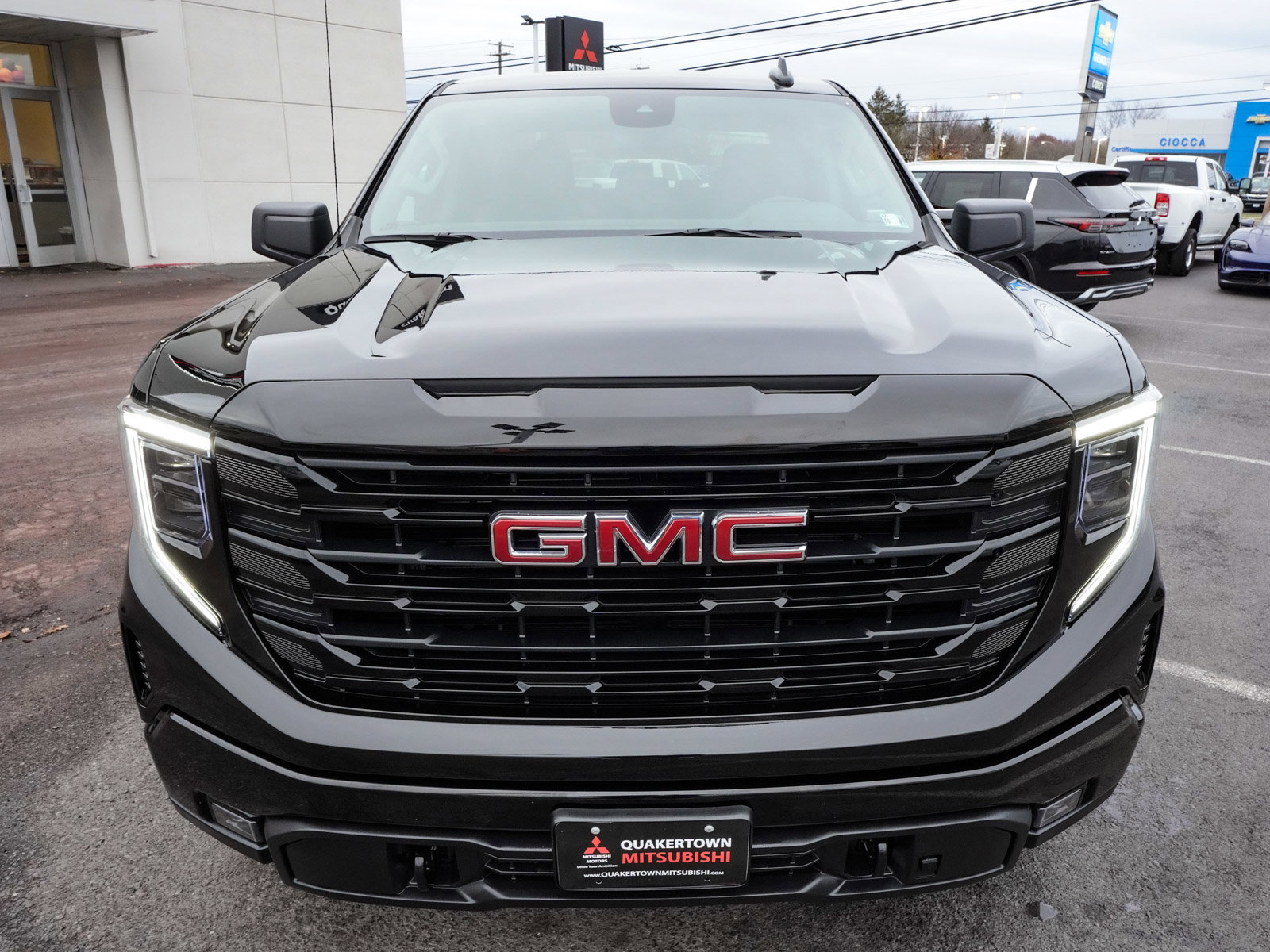 Used 2025 GMC Sierra 1500 Elevation image 2