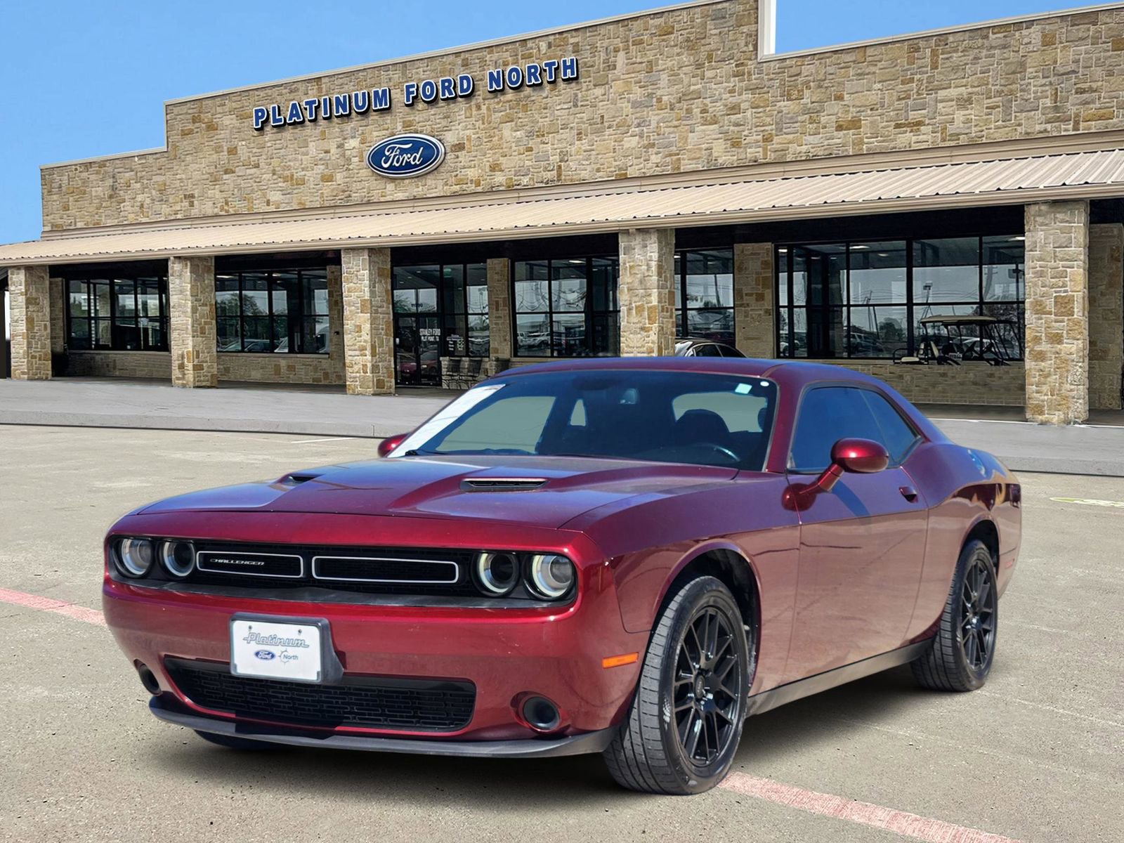 Used 2019 Dodge Challenger SXT image 2