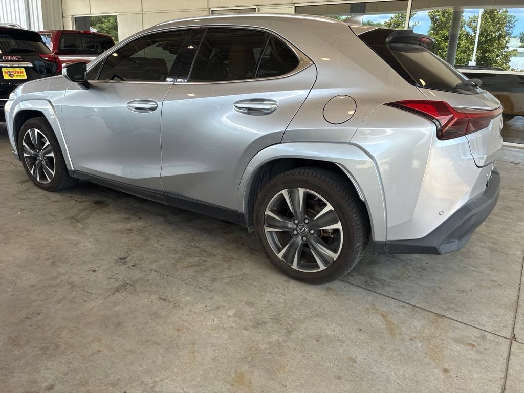 Used 2023 Lexus UX 250h FWD w/ Accessory Package (Z1) image 2