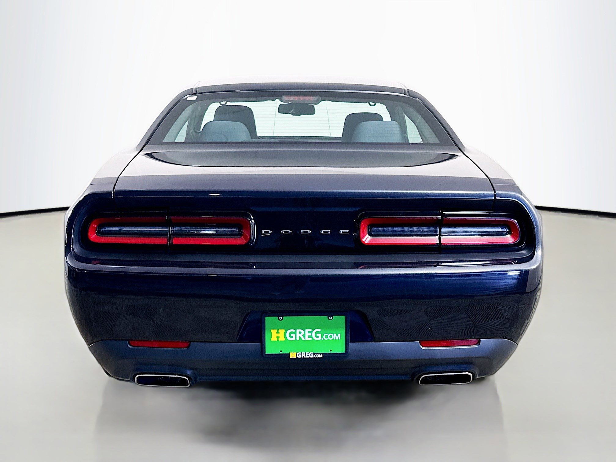 Used 2016 Dodge Challenger SXT image 8