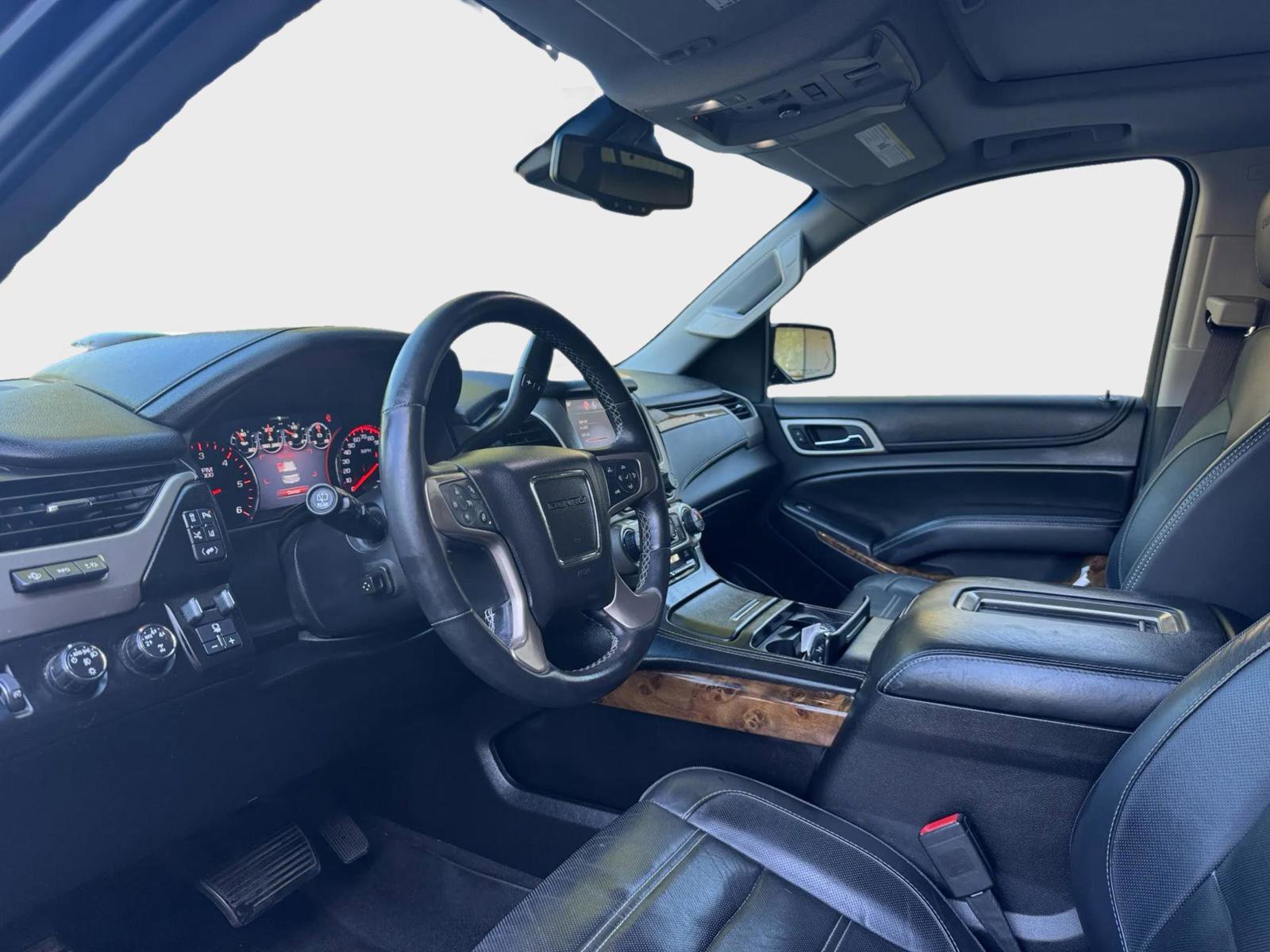 Used 2015 GMC Yukon XL Denali w/ Touring Package image 8