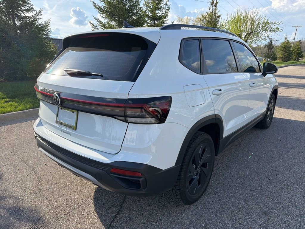 Used 2025 Volkswagen Taos S FWD image 5