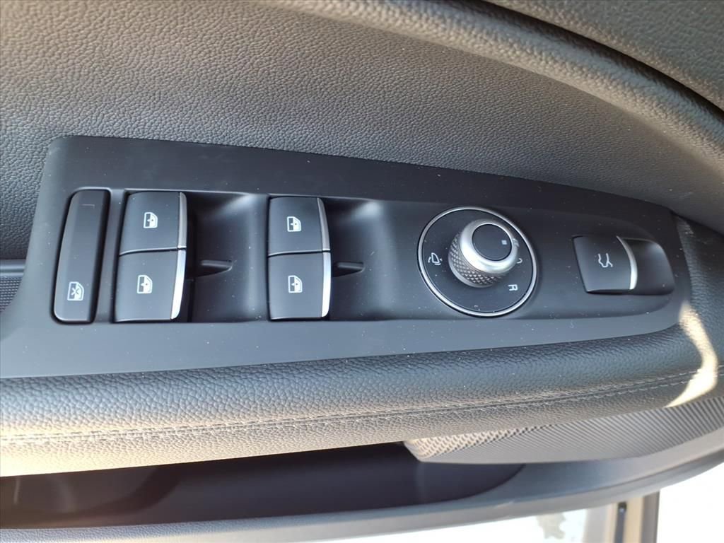 New 2026 Alfa Romeo Stelvio Sprint w/ Convenience Package image 17