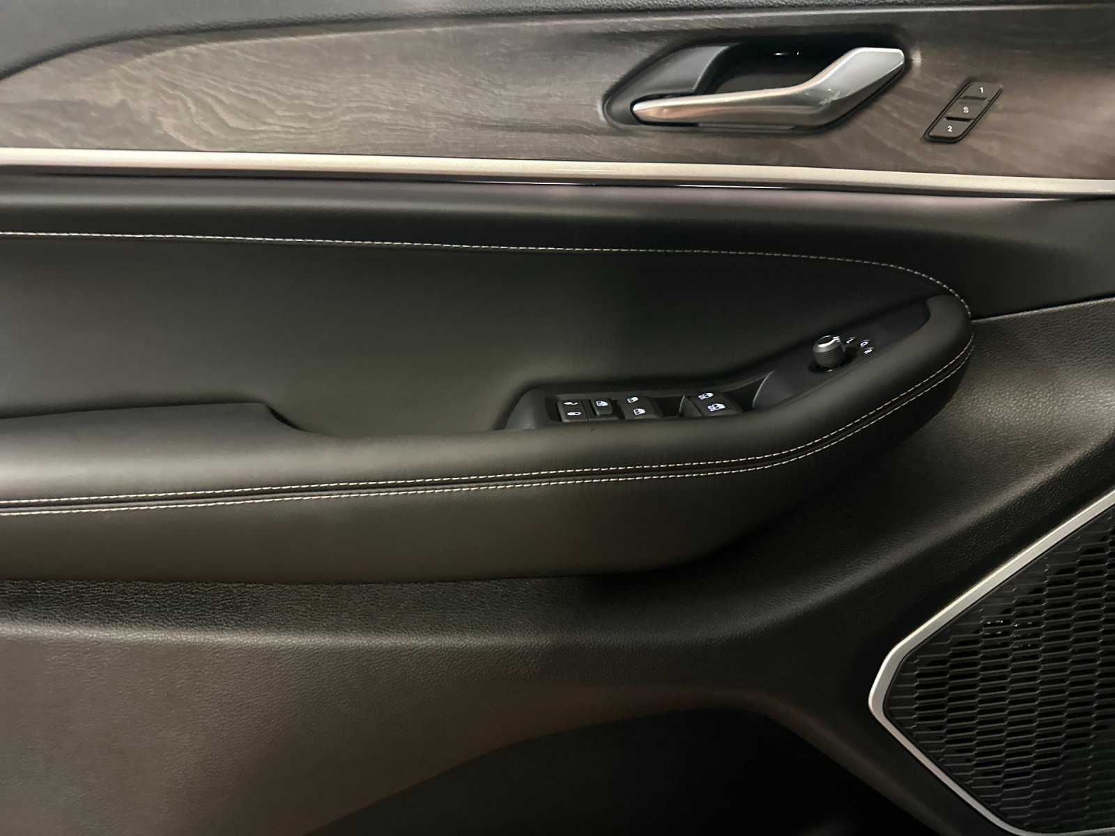 New 2026 Jeep Grand Cherokee Limited AWD/4WD image 10