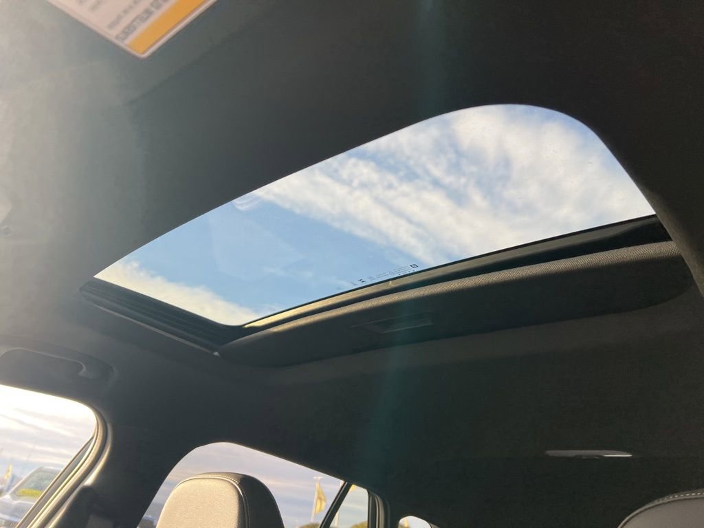 New 2026 Chevrolet Trax RS w/ Sunroof Package image 9