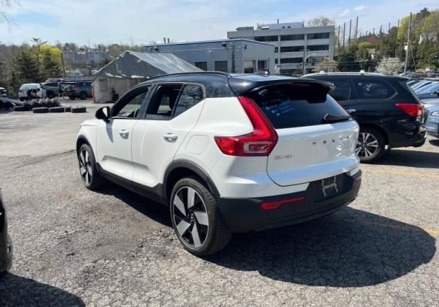 Used 2023 Volvo XC40 Recharge Ultimate w/ Protection Package Premier AWD/4WD image 4