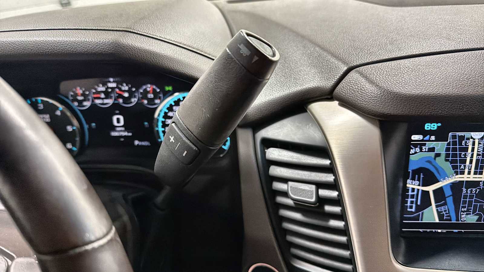 Used 2017 GMC Yukon Denali AWD/4WD image 22