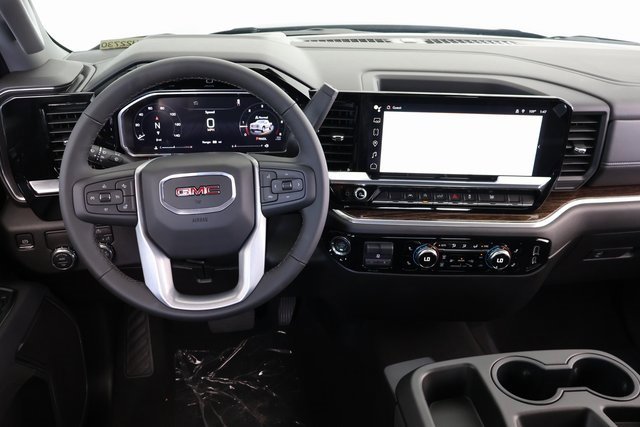 New 2026 GMC Sierra 1500 SLE w/ Preferred Package image 15