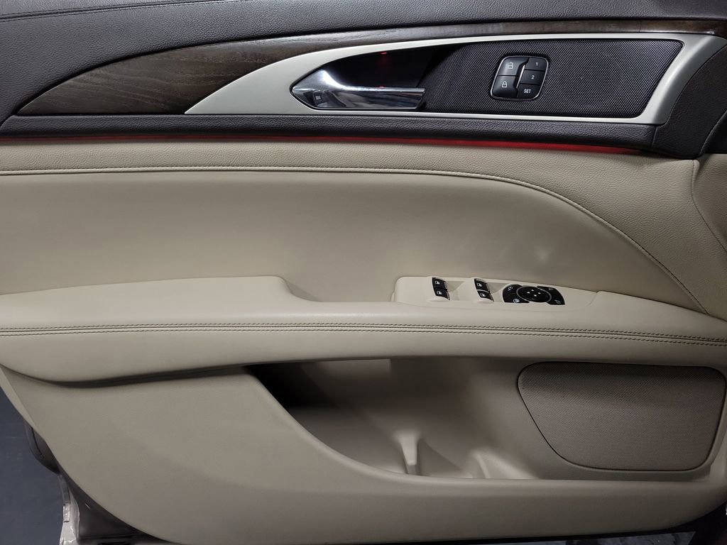 Used 2018 Lincoln MKZ Select w/ Select Plus Package image 22