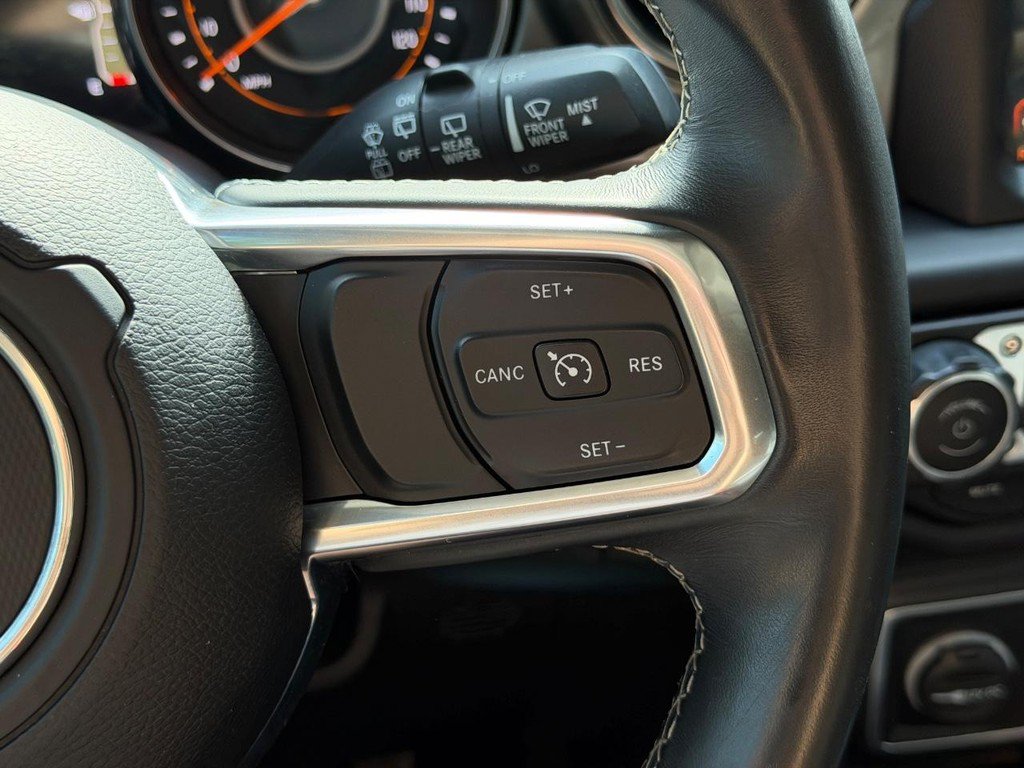 Used 2019 Jeep Wrangler Unlimited Sahara w/ Uconnect 4C Nav & Sound Group AWD/4WD image 16