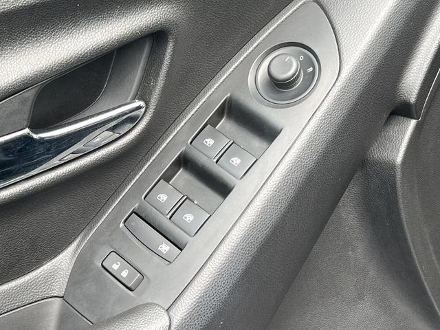 Used 2018 Chevrolet Trax LT w/ LT Convenience Package FWD image 14