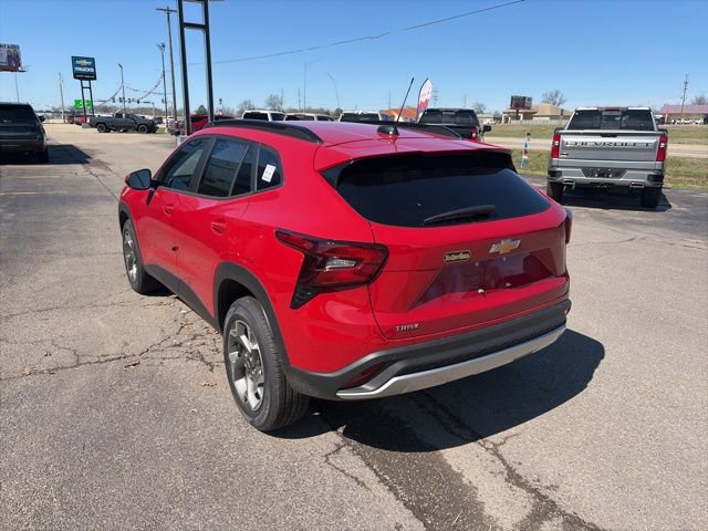 New 2026 Chevrolet Trax LT w/ Driver Confidence Package FWD image 4