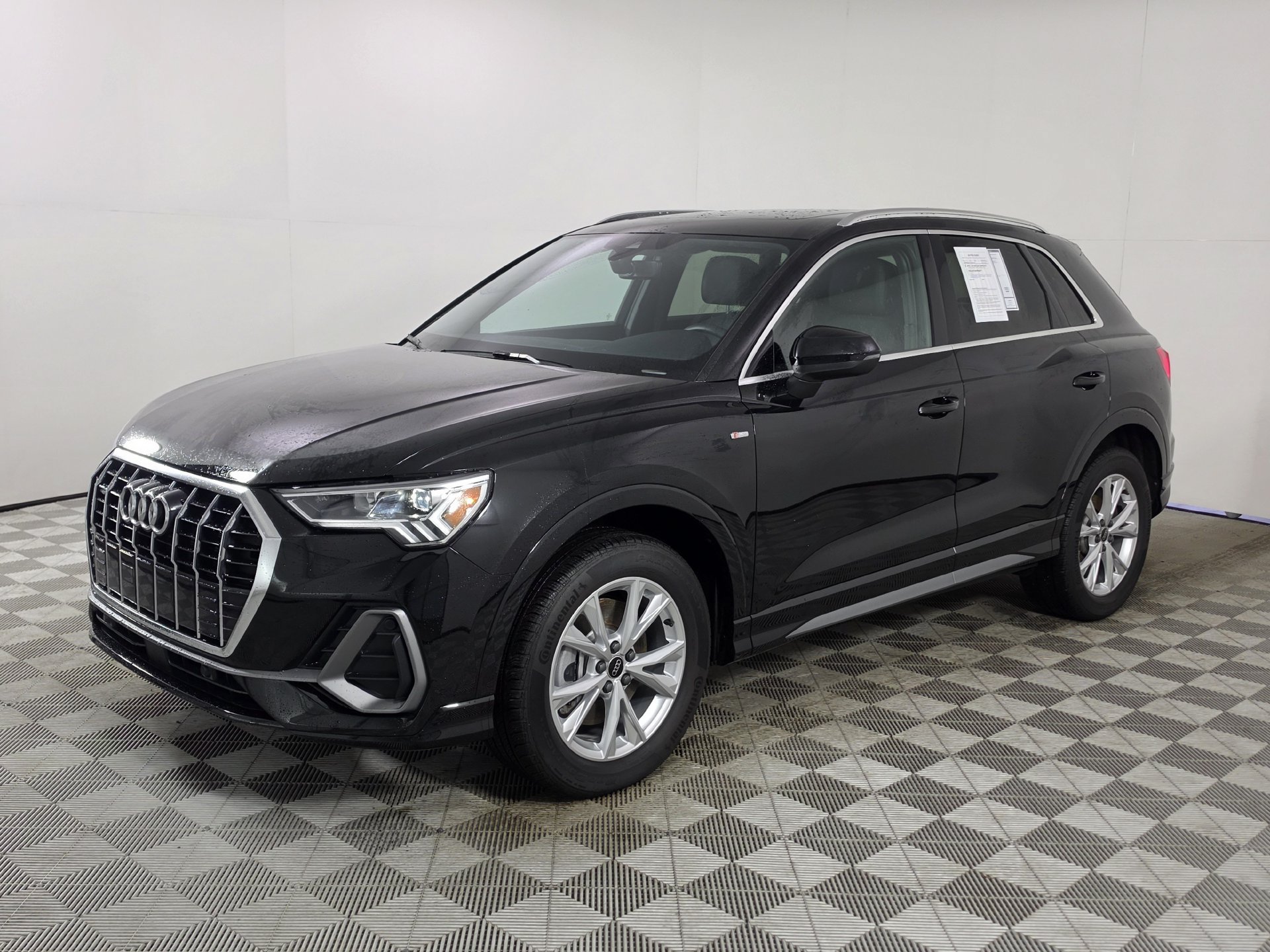 Used 2025 Audi Q3 2.0T Premium w/ Convenience Package AWD/4WD image 39