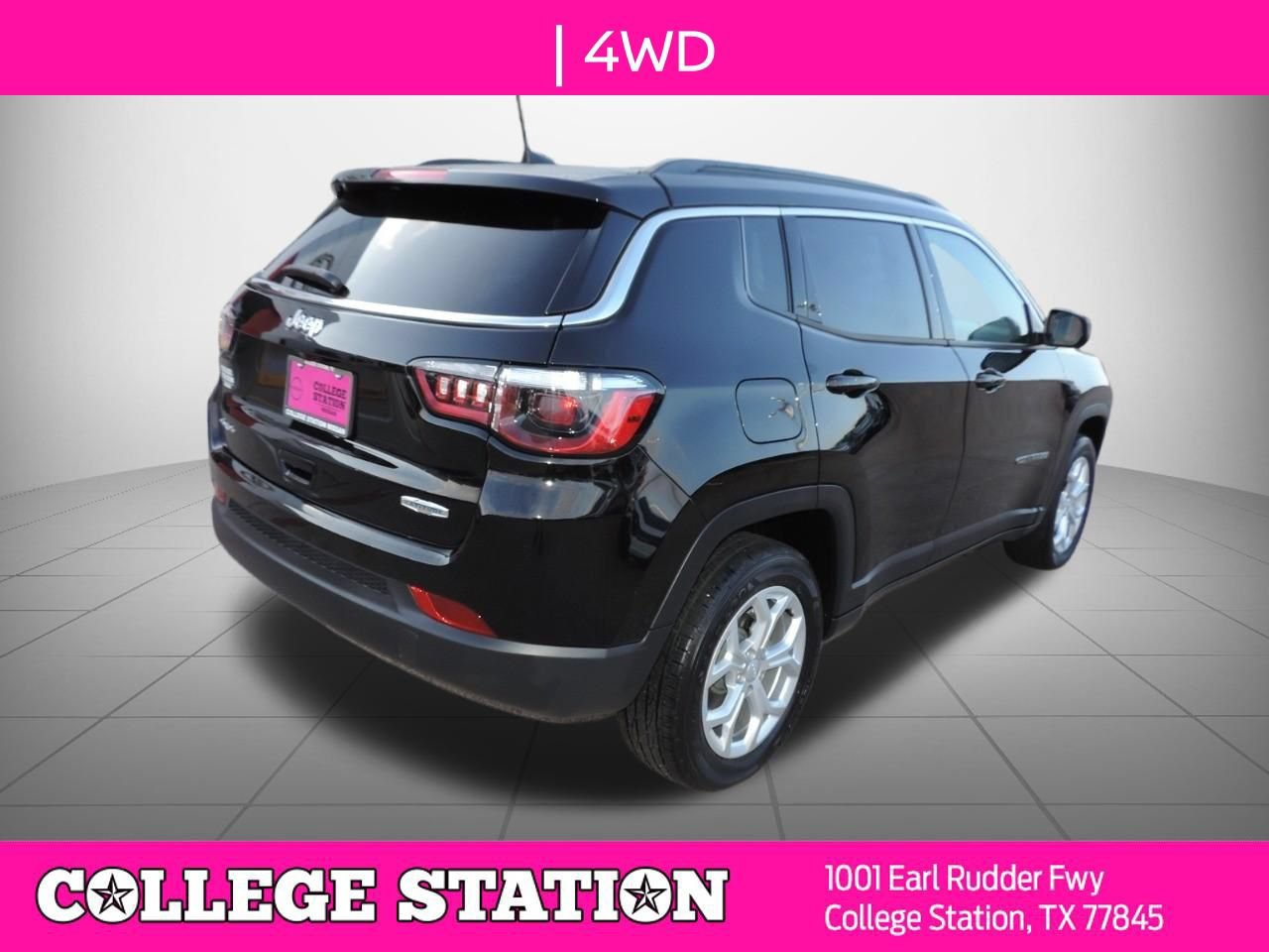 Used 2024 Jeep Compass Latitude AWD/4WD image 4
